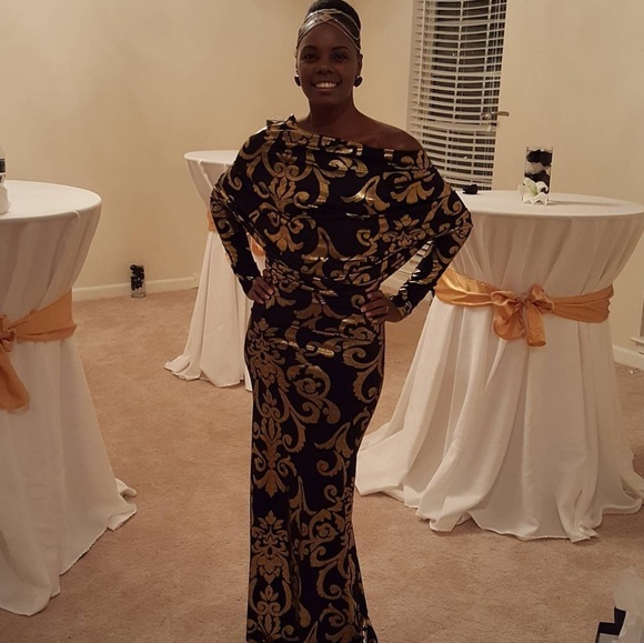 Gown - Picture 2 of 3